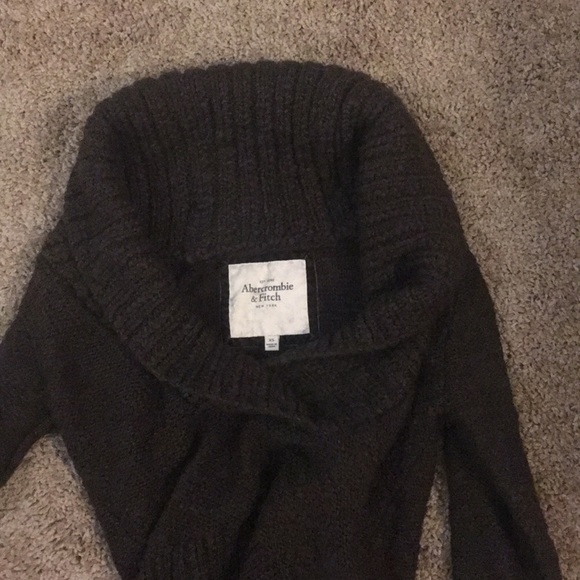 Abercrombie and Fitch sweater - Picture 2 of 5